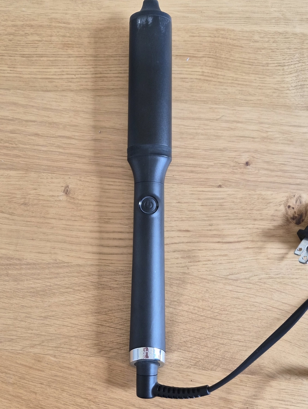 GHD Classic Curve Oval Curling Wand - 1.5 Inch
